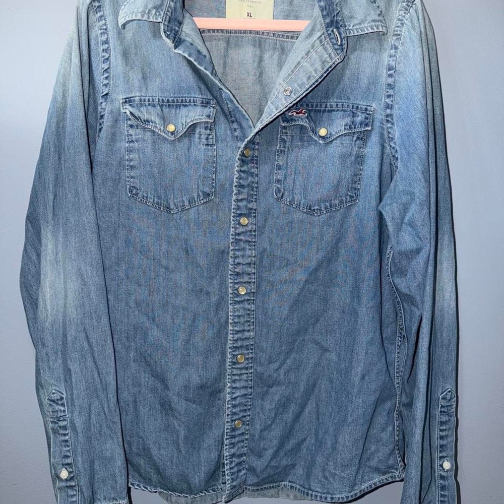 Hollister Co Mens Blue Denim Button Up Shirt XL Long Sleeve Y2K Light Wash